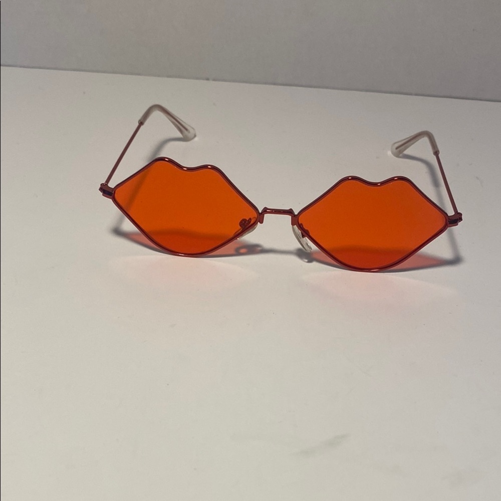 Red (lip shaped) Geometric Sunglasses with Metallic Frame